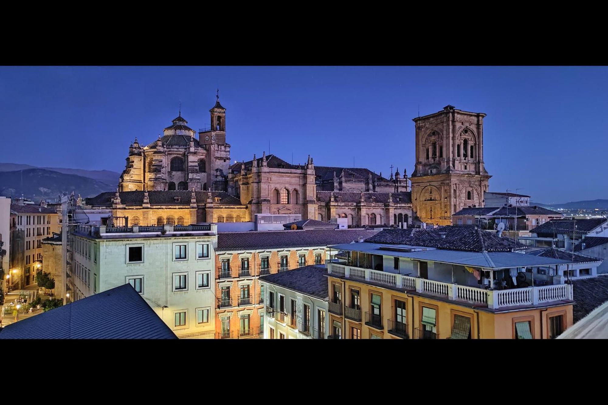 Atico Panorama Catedral Lägenhet Granada Exteriör bild